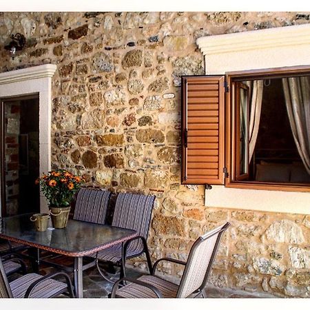 לינדוס M&M Stone-Village House-Family-Vintage מראה חיצוני תמונה